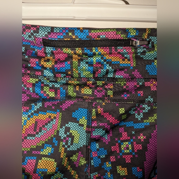 Nike Pixelated Running Leggings - Picture 2 of 6